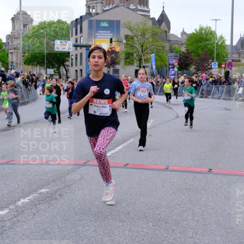 25.04.2026 - Das Zehntel Tim E. http://msf.ph/oto/9576107 25.04.2026 10:55:47 Ziel 5226, 5229, 5257, 5319, 5322, 5325, 5326, 5342, 5513, 5576, 5741, 5872, 5978, 6010, 6014, 6025, 6074, 6093, 6224, 6385, 6429, 6663, 6886, 6939, 6989, 7005, 7250, 7267, 7288, 7468, 7702, 7712, 7715, 7801, 7803, 7827, 7903, 8007 meine-sportfotos.de