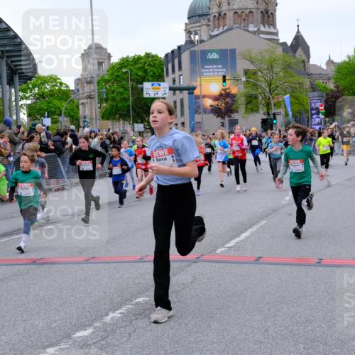 25.04.2026 - Das Zehntel Tim E. http://msf.ph/oto/9576113 25.04.2026 10:55:48 Ziel 5226, 5229, 5257, 5319, 5322, 5325, 5326, 5342, 5513, 5576, 5741, 5872, 5978, 6014, 6025, 6074, 6093, 6189, 6224, 6385, 6429, 6663, 6886, 6989, 7005, 7250, 7267, 7288, 7319, 7468, 7702, 7712, 7715, 7801, 7803, 7827, 7903, 8007 meine-sportfotos.de