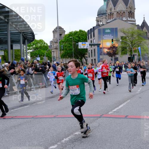 25.04.2026 - Das Zehntel Tim E. http://msf.ph/oto/9576120 25.04.2026 10:55:49 Ziel 5226, 5229, 5257, 5319, 5322, 5325, 5326, 5342, 5507, 5511, 5513, 5576, 5741, 5872, 5978, 6014, 6074, 6093, 6189, 6224, 6385, 6429, 6663, 6713, 6886, 6989, 7005, 7131, 7250, 7267, 7288, 7319, 7468, 7592, 7702, 7712, 7715, 7801, 7803, 7827, 7903, 8007 meine-sportfotos.de