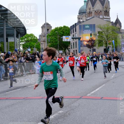 25.04.2026 - Das Zehntel Tim E. http://msf.ph/oto/9576121 25.04.2026 10:55:49 Ziel 5226, 5229, 5257, 5319, 5322, 5325, 5326, 5342, 5507, 5511, 5513, 5576, 5741, 5872, 5978, 6014, 6074, 6093, 6189, 6224, 6385, 6429, 6663, 6713, 6886, 6989, 7005, 7131, 7250, 7267, 7288, 7319, 7468, 7592, 7702, 7712, 7715, 7801, 7803, 7827, 7903, 8007 meine-sportfotos.de