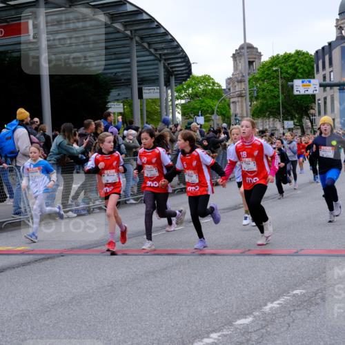 25.04.2026 - Das Zehntel Tim E. http://msf.ph/oto/9576136 25.04.2026 10:55:51 Ziel 5257, 5319, 5322, 5325, 5326, 5342, 5495, 5505, 5507, 5511, 5513, 5576, 5644, 6011, 6013, 6014, 6031, 6093, 6189, 6224, 6385, 6429, 6663, 6713, 6989, 7005, 7131, 7250, 7267, 7288, 7319, 7368, 7369, 7468, 7592, 7702, 7712, 7715, 7801, 7803, 7827 meine-sportfotos.de