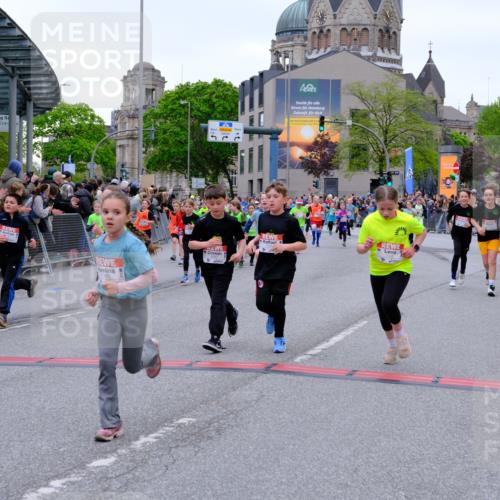 25.04.2026 - Das Zehntel Tim E. http://msf.ph/oto/9576146 25.04.2026 10:55:52 Ziel 5257, 5319, 5322, 5325, 5326, 5342, 5495, 5505, 5507, 5511, 5513, 5576, 5644, 6011, 6013, 6014, 6031, 6189, 6224, 6385, 6429, 6663, 6713, 6989, 7005, 7131, 7250, 7267, 7288, 7309, 7310, 7317, 7319, 7368, 7369, 7468, 7592, 7702, 7712, 7715, 7801, 7803, 7827 meine-sportfotos.de
