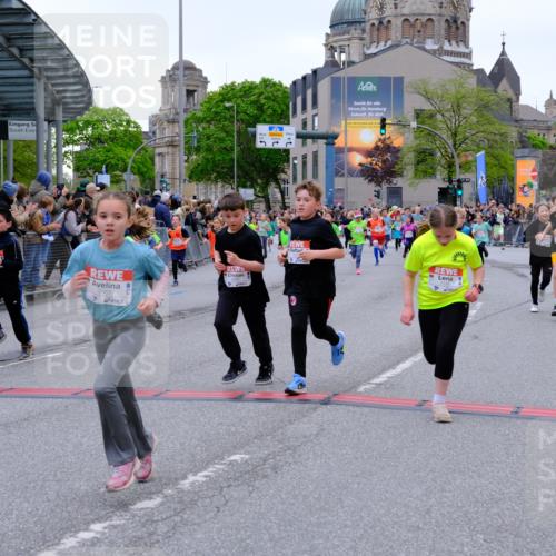 25.04.2026 - Das Zehntel Tim E. http://msf.ph/oto/9576148 25.04.2026 10:55:52 Ziel 5257, 5319, 5322, 5325, 5326, 5342, 5495, 5505, 5507, 5511, 5513, 5576, 5644, 6011, 6013, 6014, 6031, 6189, 6224, 6385, 6429, 6663, 6713, 6989, 7005, 7131, 7250, 7267, 7288, 7309, 7310, 7317, 7319, 7368, 7369, 7468, 7592, 7702, 7712, 7715, 7801, 7803, 7827 meine-sportfotos.de