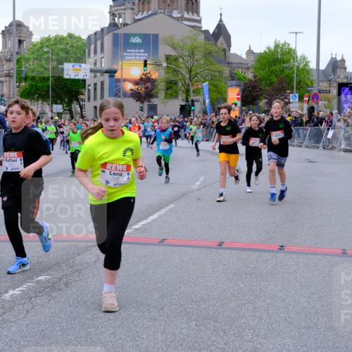 25.04.2026 - Das Zehntel Tim E. http://msf.ph/oto/9576151 25.04.2026 10:55:53 Ziel 5257, 5270, 5319, 5322, 5325, 5326, 5342, 5495, 5505, 5507, 5511, 5513, 5576, 5644, 6011, 6013, 6031, 6189, 6224, 6429, 6663, 6713, 6989, 7005, 7131, 7250, 7267, 7288, 7309, 7310, 7317, 7319, 7368, 7369, 7468, 7592, 7702, 7712, 7715, 7801, 7803, 7827, 7878 meine-sportfotos.de