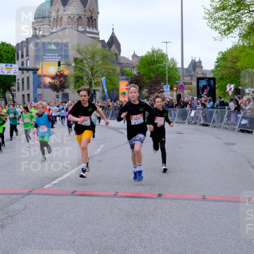 25.04.2026 - Das Zehntel Tim E. http://msf.ph/oto/9576156 25.04.2026 10:55:54 Ziel 5080, 5270, 5319, 5322, 5325, 5326, 5342, 5495, 5505, 5507, 5511, 5513, 5644, 5870, 6011, 6013, 6031, 6189, 6224, 6429, 6663, 6705, 6713, 6989, 7005, 7131, 7250, 7266, 7288, 7309, 7310, 7317, 7319, 7368, 7369, 7389, 7468, 7592, 7638, 7702, 7712, 7715, 7801, 7803, 7827, 7842, 7878, 8066 meine-sportfotos.de