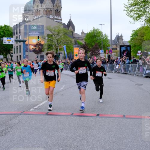 25.04.2026 - Das Zehntel Tim E. http://msf.ph/oto/9576157 25.04.2026 10:55:54 Ziel 5080, 5270, 5319, 5322, 5325, 5326, 5342, 5495, 5505, 5507, 5511, 5513, 5644, 5870, 6011, 6013, 6031, 6189, 6224, 6429, 6663, 6705, 6713, 6989, 7005, 7131, 7250, 7266, 7288, 7309, 7310, 7317, 7319, 7368, 7369, 7389, 7468, 7592, 7638, 7702, 7712, 7715, 7801, 7803, 7827, 7842, 7878, 8066 meine-sportfotos.de