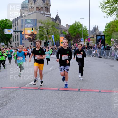 25.04.2026 - Das Zehntel Tim E. http://msf.ph/oto/9576158 25.04.2026 10:55:54 Ziel 5080, 5270, 5319, 5322, 5325, 5326, 5342, 5495, 5505, 5507, 5511, 5513, 5644, 5870, 6011, 6013, 6031, 6189, 6224, 6429, 6663, 6705, 6713, 6989, 7005, 7131, 7250, 7266, 7288, 7309, 7310, 7317, 7319, 7368, 7369, 7389, 7468, 7592, 7638, 7702, 7712, 7715, 7801, 7803, 7827, 7842, 7878, 8066 meine-sportfotos.de
