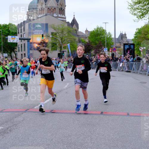 25.04.2026 - Das Zehntel Tim E. http://msf.ph/oto/9576159 25.04.2026 10:55:54 Ziel 5080, 5270, 5319, 5322, 5325, 5326, 5342, 5495, 5505, 5507, 5511, 5513, 5644, 5870, 6011, 6013, 6031, 6189, 6224, 6429, 6663, 6705, 6713, 6989, 7005, 7131, 7250, 7266, 7288, 7309, 7310, 7317, 7319, 7368, 7369, 7389, 7468, 7592, 7638, 7702, 7712, 7715, 7801, 7803, 7827, 7842, 7878, 8066 meine-sportfotos.de