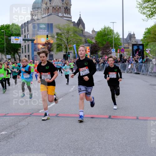 25.04.2026 - Das Zehntel Tim E. http://msf.ph/oto/9576160 25.04.2026 10:55:54 Ziel 5080, 5270, 5319, 5322, 5325, 5326, 5342, 5495, 5505, 5507, 5511, 5513, 5644, 5870, 6011, 6013, 6031, 6189, 6224, 6429, 6663, 6705, 6713, 6989, 7005, 7131, 7250, 7266, 7288, 7309, 7310, 7317, 7319, 7368, 7369, 7389, 7468, 7592, 7638, 7702, 7712, 7715, 7801, 7803, 7827, 7842, 7878, 8066 meine-sportfotos.de
