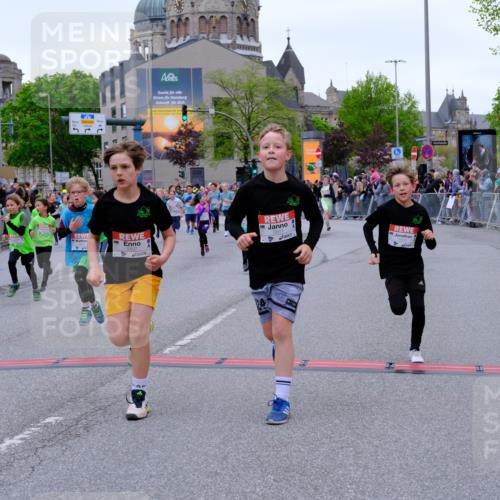 25.04.2026 - Das Zehntel Tim E. http://msf.ph/oto/9576163 25.04.2026 10:55:55 Ziel 5080, 5270, 5319, 5322, 5325, 5326, 5342, 5495, 5505, 5507, 5511, 5513, 5644, 5646, 5870, 6011, 6013, 6031, 6189, 6224, 6663, 6702, 6705, 6713, 6989, 7005, 7074, 7131, 7250, 7266, 7288, 7309, 7310, 7317, 7319, 7368, 7369, 7389, 7468, 7592, 7638, 7702, 7712, 7715, 7801, 7803, 7821, 7842, 7878, 8012, 8066 meine-sportfotos.de