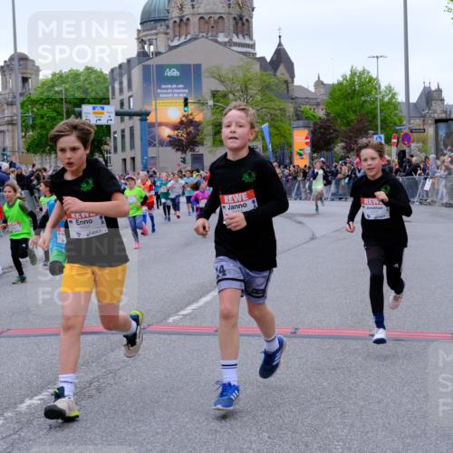 25.04.2026 - Das Zehntel Tim E. http://msf.ph/oto/9576165 25.04.2026 10:55:55 Ziel 5080, 5270, 5319, 5322, 5325, 5326, 5342, 5495, 5505, 5507, 5511, 5513, 5644, 5646, 5870, 6011, 6013, 6031, 6189, 6224, 6663, 6702, 6705, 6713, 6989, 7005, 7074, 7131, 7250, 7266, 7288, 7309, 7310, 7317, 7319, 7368, 7369, 7389, 7468, 7592, 7638, 7702, 7712, 7715, 7801, 7803, 7821, 7842, 7878, 8012, 8066 meine-sportfotos.de