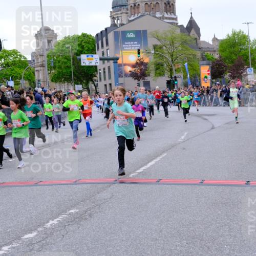 25.04.2026 - Das Zehntel Tim E. http://msf.ph/oto/9576170 25.04.2026 10:55:56 Ziel 5080, 5270, 5319, 5322, 5325, 5326, 5342, 5495, 5505, 5507, 5511, 5513, 5585, 5644, 5646, 5870, 6011, 6013, 6031, 6189, 6224, 6663, 6702, 6705, 6713, 6989, 7005, 7074, 7131, 7250, 7266, 7288, 7309, 7310, 7317, 7319, 7368, 7369, 7389, 7468, 7592, 7638, 7702, 7712, 7715, 7821, 7842, 7878, 8012, 8066 meine-sportfotos.de