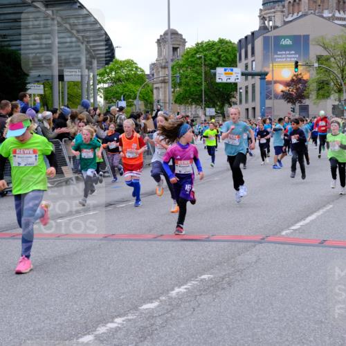 25.04.2026 - Das Zehntel Tim E. http://msf.ph/oto/9576182 25.04.2026 10:55:58 Ziel 5080, 5156, 5270, 5319, 5322, 5325, 5326, 5495, 5505, 5507, 5511, 5585, 5644, 5646, 5692, 5711, 5870, 6011, 6013, 6031, 6189, 6475, 6663, 6702, 6705, 6713, 6918, 6989, 7005, 7074, 7131, 7203, 7226, 7250, 7266, 7309, 7310, 7317, 7319, 7368, 7369, 7389, 7468, 7555, 7592, 7638, 7702, 7712, 7715, 7821, 7842, 7878, 8012, 8066 meine-sportfotos.de