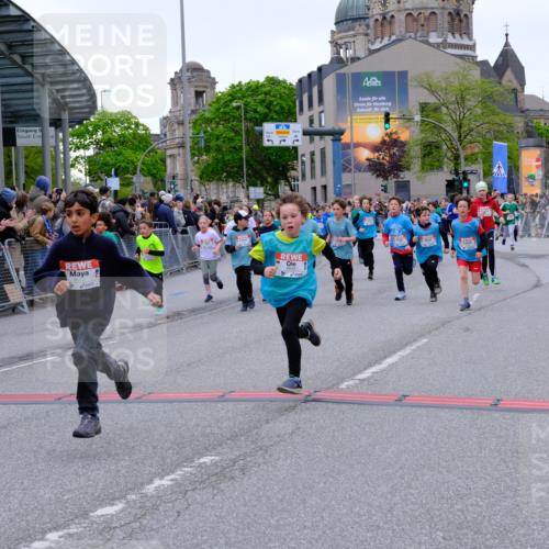 25.04.2026 - Das Zehntel Tim E. http://msf.ph/oto/9576190 25.04.2026 10:56:01 Ziel 5080, 5156, 5161, 5167, 5270, 5412, 5495, 5505, 5507, 5511, 5585, 5644, 5646, 5692, 5711, 5783, 5784, 5870, 6011, 6013, 6031, 6475, 6702, 6705, 6713, 6842, 6875, 6918, 7074, 7131, 7203, 7226, 7266, 7309, 7310, 7317, 7368, 7369, 7389, 7498, 7552, 7555, 7592, 7638, 7821, 7842, 7878, 7943, 8012, 8028, 8066 meine-sportfotos.de