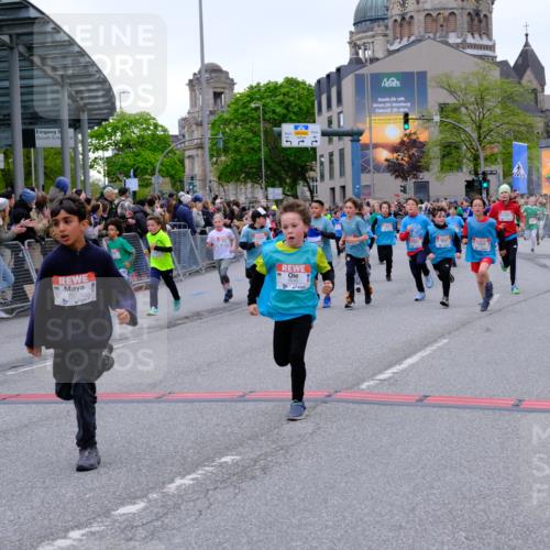 25.04.2026 - Das Zehntel Tim E. http://msf.ph/oto/9576191 25.04.2026 10:56:01 Ziel 5080, 5156, 5161, 5167, 5270, 5412, 5495, 5505, 5507, 5511, 5585, 5644, 5646, 5692, 5711, 5783, 5784, 5870, 6011, 6013, 6031, 6475, 6702, 6705, 6713, 6842, 6875, 6918, 7074, 7131, 7203, 7226, 7266, 7309, 7310, 7317, 7368, 7369, 7389, 7498, 7552, 7555, 7592, 7638, 7821, 7842, 7878, 7943, 8012, 8028, 8066 meine-sportfotos.de