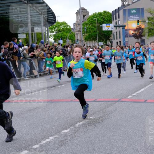 25.04.2026 - Das Zehntel Tim E. http://msf.ph/oto/9576195 25.04.2026 10:56:01 Ziel 5080, 5156, 5161, 5167, 5270, 5412, 5495, 5505, 5507, 5511, 5585, 5644, 5646, 5692, 5711, 5783, 5784, 5870, 6011, 6013, 6031, 6475, 6702, 6705, 6713, 6842, 6875, 6918, 7074, 7131, 7203, 7226, 7266, 7309, 7310, 7317, 7368, 7369, 7389, 7498, 7552, 7555, 7592, 7638, 7821, 7842, 7878, 7943, 8012, 8028, 8066 meine-sportfotos.de