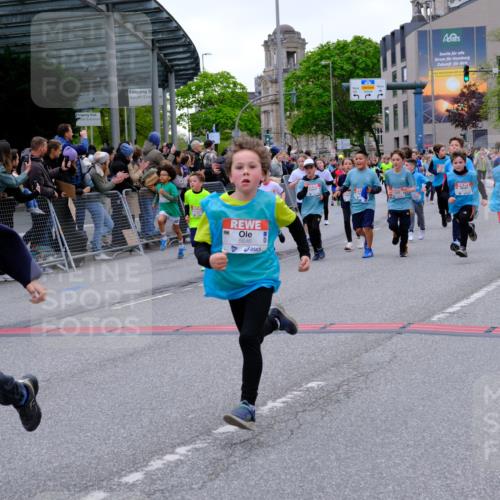 25.04.2026 - Das Zehntel Tim E. http://msf.ph/oto/9576196 25.04.2026 10:56:01 Ziel 5080, 5156, 5161, 5167, 5270, 5412, 5495, 5505, 5507, 5511, 5585, 5644, 5646, 5692, 5711, 5783, 5784, 5870, 6011, 6013, 6031, 6475, 6702, 6705, 6713, 6842, 6875, 6918, 7074, 7131, 7203, 7226, 7266, 7309, 7310, 7317, 7368, 7369, 7389, 7498, 7552, 7555, 7592, 7638, 7821, 7842, 7878, 7943, 8012, 8028, 8066 meine-sportfotos.de