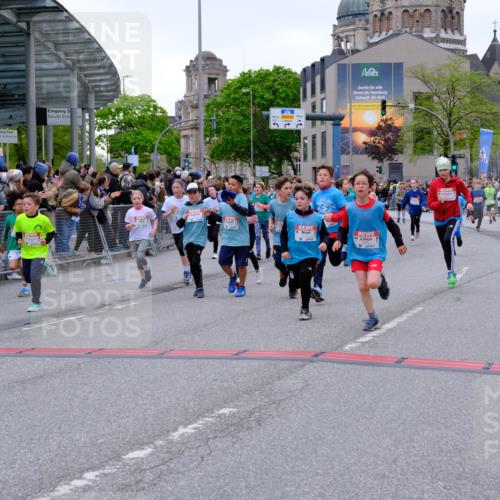 25.04.2026 - Das Zehntel Tim E. http://msf.ph/oto/9576198 25.04.2026 10:56:02 Ziel 5080, 5156, 5161, 5167, 5270, 5412, 5495, 5505, 5585, 5644, 5646, 5692, 5711, 5783, 5784, 5870, 5896, 6011, 6013, 6031, 6475, 6506, 6702, 6705, 6842, 6875, 6918, 7074, 7203, 7226, 7266, 7309, 7310, 7317, 7368, 7369, 7389, 7498, 7552, 7555, 7638, 7821, 7842, 7878, 7943, 8012, 8028, 8066 meine-sportfotos.de