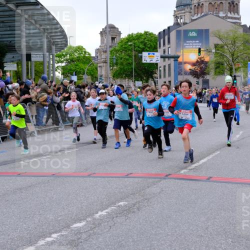 25.04.2026 - Das Zehntel Tim E. http://msf.ph/oto/9576199 25.04.2026 10:56:02 Ziel 5080, 5156, 5161, 5167, 5270, 5412, 5495, 5505, 5585, 5644, 5646, 5692, 5711, 5783, 5784, 5870, 5896, 6011, 6013, 6031, 6475, 6506, 6702, 6705, 6842, 6875, 6918, 7074, 7203, 7226, 7266, 7309, 7310, 7317, 7368, 7369, 7389, 7498, 7552, 7555, 7638, 7821, 7842, 7878, 7943, 8012, 8028, 8066 meine-sportfotos.de