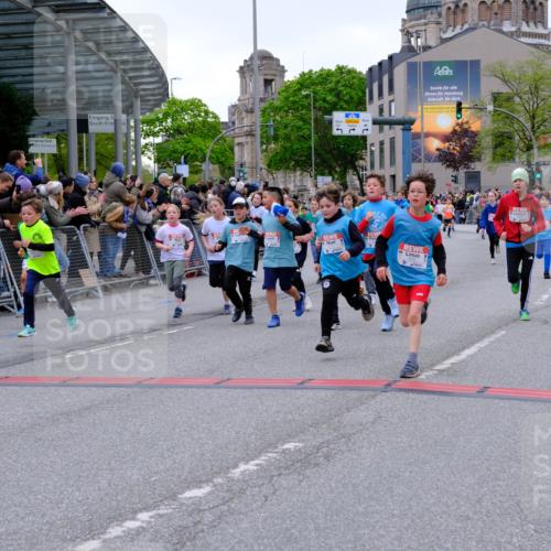 25.04.2026 - Das Zehntel Tim E. http://msf.ph/oto/9576200 25.04.2026 10:56:02 Ziel 5080, 5156, 5161, 5167, 5270, 5412, 5495, 5505, 5585, 5644, 5646, 5692, 5711, 5783, 5784, 5870, 5896, 6011, 6013, 6031, 6475, 6506, 6702, 6705, 6842, 6875, 6918, 7074, 7203, 7226, 7266, 7309, 7310, 7317, 7368, 7369, 7389, 7498, 7552, 7555, 7638, 7821, 7842, 7878, 7943, 8012, 8028, 8066 meine-sportfotos.de