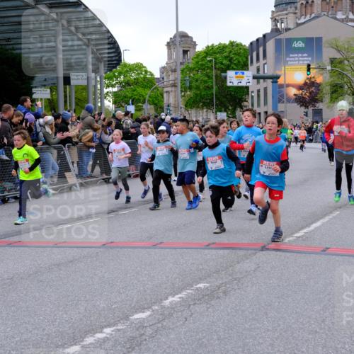 25.04.2026 - Das Zehntel Tim E. http://msf.ph/oto/9576201 25.04.2026 10:56:02 Ziel 5080, 5156, 5161, 5167, 5270, 5412, 5495, 5505, 5585, 5644, 5646, 5692, 5711, 5783, 5784, 5870, 5896, 6011, 6013, 6031, 6475, 6506, 6702, 6705, 6842, 6875, 6918, 7074, 7203, 7226, 7266, 7309, 7310, 7317, 7368, 7369, 7389, 7498, 7552, 7555, 7638, 7821, 7842, 7878, 7943, 8012, 8028, 8066 meine-sportfotos.de