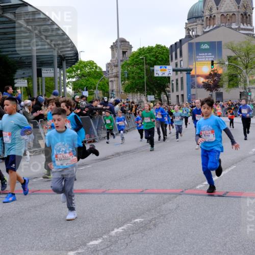 25.04.2026 - Das Zehntel Tim E. http://msf.ph/oto/9576215 25.04.2026 10:56:04 Ziel 5017, 5080, 5156, 5161, 5167, 5270, 5412, 5426, 5449, 5585, 5646, 5692, 5711, 5783, 5784, 5870, 5896, 5904, 6164, 6293, 6307, 6475, 6506, 6702, 6705, 6735, 6761, 6842, 6875, 6918, 7074, 7203, 7226, 7266, 7309, 7310, 7317, 7326, 7363, 7389, 7498, 7508, 7552, 7555, 7638, 7818, 7821, 7842, 7878, 7943, 7978, 8012, 8028, 8066 meine-sportfotos.de