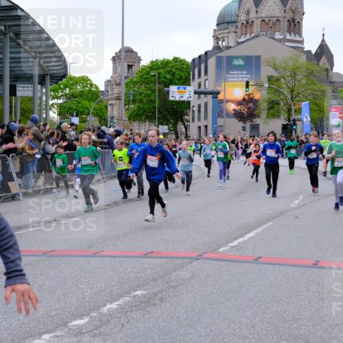25.04.2026 - Das Zehntel Tim E. http://msf.ph/oto/9576222 25.04.2026 10:56:06 Ziel 5017, 5080, 5156, 5161, 5167, 5412, 5426, 5449, 5585, 5646, 5692, 5711, 5783, 5784, 5870, 5896, 5904, 6085, 6164, 6293, 6307, 6475, 6506, 6702, 6705, 6735, 6761, 6842, 6875, 6918, 6980, 7074, 7203, 7226, 7266, 7326, 7363, 7389, 7390, 7498, 7508, 7552, 7555, 7605, 7632, 7638, 7818, 7821, 7842, 7943, 7978, 8012, 8028, 8066 meine-sportfotos.de