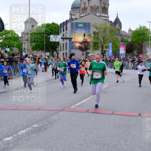 25.04.2026 - Das Zehntel Tim E. http://msf.ph/oto/9576232 25.04.2026 10:56:07 Ziel 5017, 5156, 5161, 5167, 5412, 5426, 5434, 5449, 5585, 5646, 5692, 5711, 5760, 5783, 5784, 5896, 5904, 6085, 6164, 6293, 6307, 6475, 6495, 6506, 6515, 6702, 6735, 6761, 6842, 6875, 6918, 6980, 7074, 7203, 7226, 7326, 7363, 7390, 7498, 7508, 7552, 7555, 7605, 7632, 7818, 7821, 7943, 7978, 8012, 8028 meine-sportfotos.de