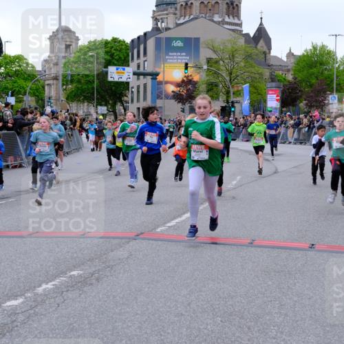 25.04.2026 - Das Zehntel Tim E. http://msf.ph/oto/9576234 25.04.2026 10:56:07 Ziel 5017, 5156, 5161, 5167, 5412, 5426, 5434, 5449, 5585, 5646, 5692, 5711, 5760, 5783, 5784, 5896, 5904, 6085, 6164, 6293, 6307, 6475, 6495, 6506, 6515, 6702, 6735, 6761, 6842, 6875, 6918, 6980, 7074, 7203, 7226, 7326, 7363, 7390, 7498, 7508, 7552, 7555, 7605, 7632, 7818, 7821, 7943, 7978, 8012, 8028 meine-sportfotos.de