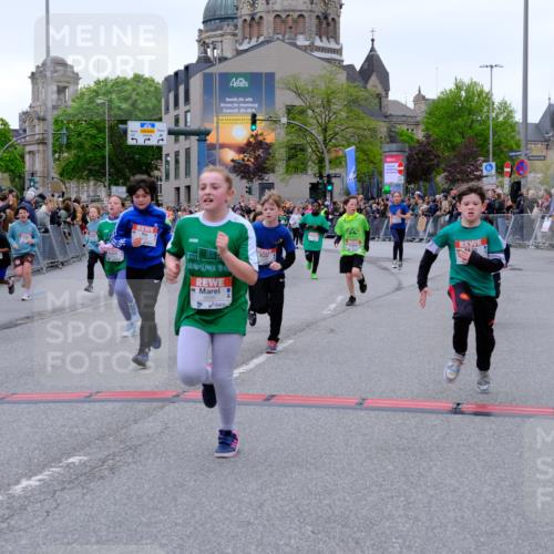 25.04.2026 - Das Zehntel Tim E. http://msf.ph/oto/9576239 25.04.2026 10:56:08 Ziel 5017, 5156, 5161, 5167, 5412, 5426, 5434, 5449, 5585, 5692, 5711, 5760, 5783, 5784, 5896, 5904, 6085, 6164, 6293, 6307, 6475, 6488, 6495, 6506, 6515, 6735, 6761, 6842, 6875, 6918, 6980, 7053, 7203, 7226, 7326, 7363, 7390, 7498, 7508, 7552, 7555, 7605, 7632, 7818, 7943, 7978, 8028 meine-sportfotos.de