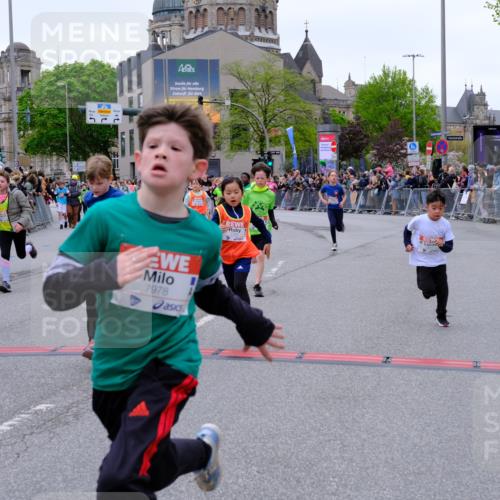 25.04.2026 - Das Zehntel Tim E. http://msf.ph/oto/9576245 25.04.2026 10:56:08 Ziel 5017, 5156, 5161, 5167, 5412, 5426, 5434, 5449, 5585, 5692, 5711, 5760, 5783, 5784, 5896, 5904, 6085, 6164, 6293, 6307, 6475, 6488, 6495, 6506, 6515, 6735, 6761, 6842, 6875, 6918, 6980, 7053, 7203, 7226, 7326, 7363, 7390, 7498, 7508, 7552, 7555, 7605, 7632, 7818, 7943, 7978, 8028 meine-sportfotos.de
