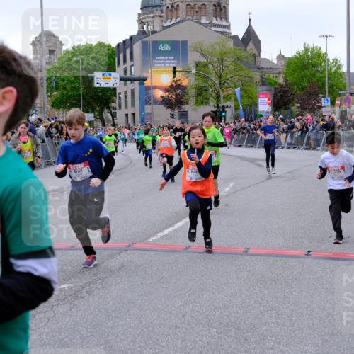 25.04.2026 - Das Zehntel Tim E. http://msf.ph/oto/9576247 25.04.2026 10:56:09 Ziel 5017, 5156, 5161, 5167, 5239, 5268, 5412, 5426, 5434, 5449, 5692, 5711, 5760, 5783, 5784, 5896, 5904, 6085, 6164, 6293, 6307, 6475, 6488, 6495, 6504, 6506, 6515, 6735, 6761, 6842, 6875, 6918, 6980, 7047, 7053, 7203, 7226, 7326, 7363, 7390, 7498, 7508, 7552, 7555, 7605, 7632, 7818, 7943, 7978, 8028 meine-sportfotos.de