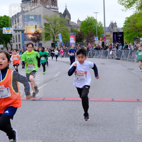 25.04.2026 - Das Zehntel Tim E. http://msf.ph/oto/9576249 25.04.2026 10:56:10 Ziel 5017, 5156, 5161, 5167, 5239, 5268, 5412, 5426, 5434, 5449, 5509, 5760, 5783, 5784, 5896, 5904, 6085, 6164, 6293, 6307, 6475, 6488, 6495, 6504, 6506, 6515, 6735, 6761, 6842, 6875, 6918, 6980, 7047, 7053, 7203, 7226, 7326, 7363, 7390, 7498, 7508, 7552, 7555, 7605, 7632, 7818, 7943, 7978, 8028, 8034 meine-sportfotos.de