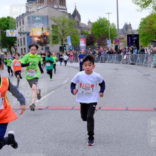 25.04.2026 - Das Zehntel Tim E. http://msf.ph/oto/9576250 25.04.2026 10:56:10 Ziel 5017, 5156, 5161, 5167, 5239, 5268, 5412, 5426, 5434, 5449, 5509, 5760, 5783, 5784, 5896, 5904, 6085, 6164, 6293, 6307, 6475, 6488, 6495, 6504, 6506, 6515, 6735, 6761, 6842, 6875, 6918, 6980, 7047, 7053, 7203, 7226, 7326, 7363, 7390, 7498, 7508, 7552, 7555, 7605, 7632, 7818, 7943, 7978, 8028, 8034 meine-sportfotos.de