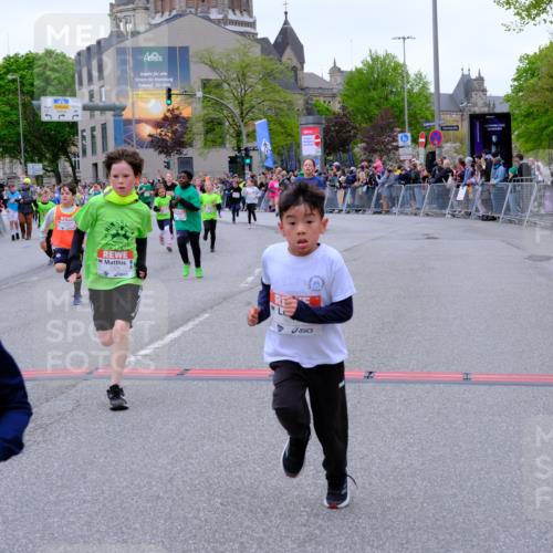 25.04.2026 - Das Zehntel Tim E. http://msf.ph/oto/9576251 25.04.2026 10:56:10 Ziel 5017, 5156, 5161, 5167, 5239, 5268, 5412, 5426, 5434, 5449, 5509, 5760, 5783, 5784, 5896, 5904, 6085, 6164, 6293, 6307, 6475, 6488, 6495, 6504, 6506, 6515, 6735, 6761, 6842, 6875, 6918, 6980, 7047, 7053, 7203, 7226, 7326, 7363, 7390, 7498, 7508, 7552, 7555, 7605, 7632, 7818, 7943, 7978, 8028, 8034 meine-sportfotos.de