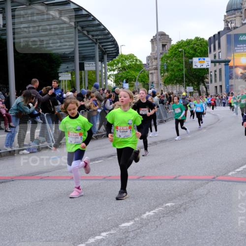 25.04.2026 - Das Zehntel Tim E. http://msf.ph/oto/9576271 25.04.2026 10:56:14 Ziel 5017, 5239, 5268, 5426, 5434, 5449, 5480, 5509, 5523, 5534, 5601, 5760, 5894, 5896, 5904, 5909, 6082, 6085, 6164, 6293, 6300, 6307, 6488, 6495, 6504, 6506, 6515, 6558, 6734, 6735, 6761, 6980, 7047, 7053, 7326, 7363, 7390, 7508, 7605, 7632, 7818, 7978, 8034, 8038 meine-sportfotos.de