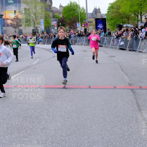 25.04.2026 - Das Zehntel Tim E. http://msf.ph/oto/9576274 25.04.2026 10:56:16 Ziel 5017, 5239, 5268, 5434, 5480, 5509, 5523, 5534, 5601, 5760, 5894, 5904, 5909, 6082, 6085, 6164, 6293, 6300, 6307, 6488, 6495, 6504, 6515, 6558, 6734, 6980, 7047, 7053, 7326, 7328, 7390, 7605, 7632, 7988, 8034, 8038 meine-sportfotos.de