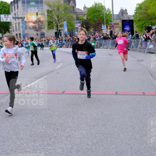 25.04.2026 - Das Zehntel Tim E. http://msf.ph/oto/9576276 25.04.2026 10:56:16 Ziel 5017, 5239, 5268, 5434, 5480, 5509, 5523, 5534, 5601, 5760, 5894, 5904, 5909, 6082, 6085, 6164, 6293, 6300, 6307, 6488, 6495, 6504, 6515, 6558, 6734, 6980, 7047, 7053, 7326, 7328, 7390, 7605, 7632, 7988, 8034, 8038 meine-sportfotos.de