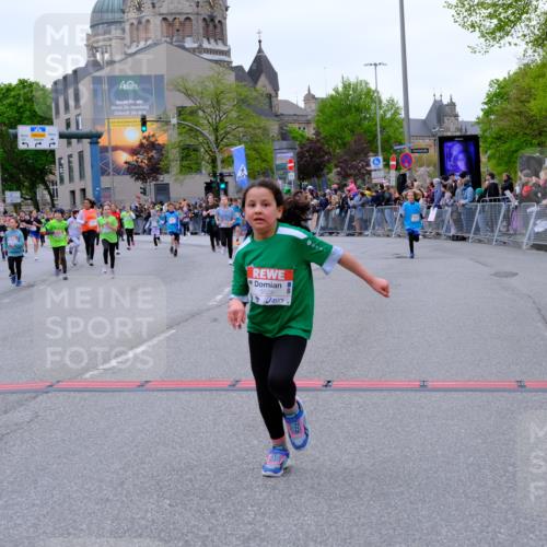 25.04.2026 - Das Zehntel Tim E. http://msf.ph/oto/9576295 25.04.2026 10:56:20 Ziel 5003, 5239, 5268, 5469, 5480, 5509, 5523, 5534, 5601, 5828, 5894, 5909, 6082, 6157, 6230, 6300, 6416, 6488, 6504, 6558, 6734, 7047, 7052, 7053, 7211, 7316, 7328, 7429, 7574, 7988, 8034, 8038 meine-sportfotos.de