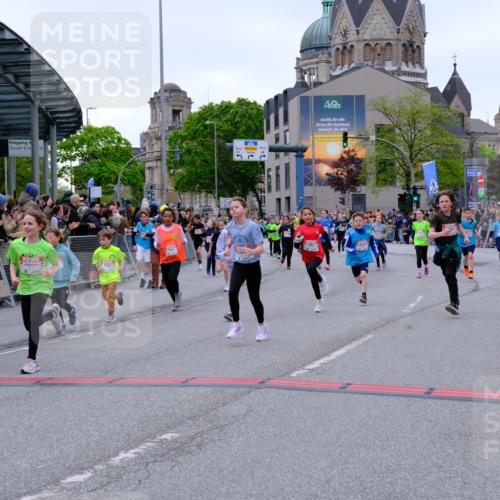25.04.2026 - Das Zehntel Tim E. http://msf.ph/oto/9576311 25.04.2026 10:56:24 Ziel 5003, 5469, 5523, 5534, 5557, 5559, 5601, 5671, 5813, 5828, 5894, 5909, 6082, 6157, 6230, 6300, 6360, 6416, 6558, 6665, 6672, 6675, 6734, 6816, 6818, 7052, 7211, 7316, 7328, 7405, 7429, 7574, 7988 meine-sportfotos.de