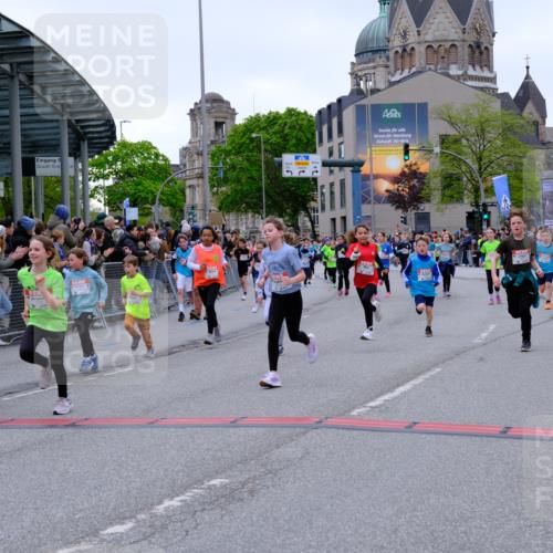 25.04.2026 - Das Zehntel Tim E. http://msf.ph/oto/9576312 25.04.2026 10:56:24 Ziel 5003, 5469, 5523, 5534, 5557, 5559, 5601, 5671, 5813, 5828, 5894, 5909, 6082, 6157, 6230, 6300, 6360, 6416, 6558, 6665, 6672, 6675, 6734, 6816, 6818, 7052, 7211, 7316, 7328, 7405, 7429, 7574, 7988 meine-sportfotos.de