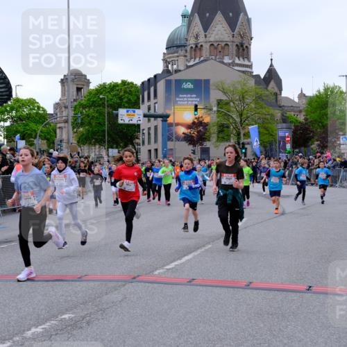 25.04.2026 - Das Zehntel Tim E. http://msf.ph/oto/9576315 25.04.2026 10:56:25 Ziel 5003, 5284, 5305, 5469, 5523, 5557, 5559, 5671, 5813, 5828, 5894, 5909, 6082, 6157, 6230, 6360, 6416, 6665, 6672, 6675, 6697, 6816, 6818, 7052, 7120, 7211, 7316, 7328, 7405, 7429, 7527, 7574, 7988 meine-sportfotos.de