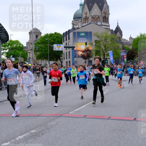 25.04.2026 - Das Zehntel Tim E. http://msf.ph/oto/9576316 25.04.2026 10:56:25 Ziel 5003, 5284, 5305, 5469, 5523, 5557, 5559, 5671, 5813, 5828, 5894, 5909, 6082, 6157, 6230, 6360, 6416, 6665, 6672, 6675, 6697, 6816, 6818, 7052, 7120, 7211, 7316, 7328, 7405, 7429, 7527, 7574, 7988 meine-sportfotos.de