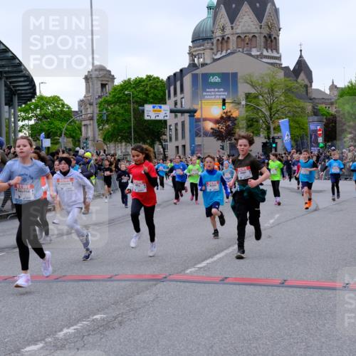 25.04.2026 - Das Zehntel Tim E. http://msf.ph/oto/9576317 25.04.2026 10:56:25 Ziel 5003, 5284, 5305, 5469, 5523, 5557, 5559, 5671, 5813, 5828, 5894, 5909, 6082, 6157, 6230, 6360, 6416, 6665, 6672, 6675, 6697, 6816, 6818, 7052, 7120, 7211, 7316, 7328, 7405, 7429, 7527, 7574, 7988 meine-sportfotos.de