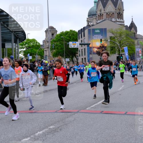 25.04.2026 - Das Zehntel Tim E. http://msf.ph/oto/9576319 25.04.2026 10:56:25 Ziel 5003, 5284, 5305, 5469, 5523, 5557, 5559, 5671, 5813, 5828, 5894, 5909, 6082, 6157, 6230, 6360, 6416, 6665, 6672, 6675, 6697, 6816, 6818, 7052, 7120, 7211, 7316, 7328, 7405, 7429, 7527, 7574, 7988 meine-sportfotos.de
