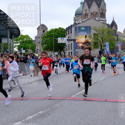 25.04.2026 - Das Zehntel Tim E. http://msf.ph/oto/9576320 25.04.2026 10:56:25 Ziel 5003, 5284, 5305, 5469, 5523, 5557, 5559, 5671, 5813, 5828, 5894, 5909, 6082, 6157, 6230, 6360, 6416, 6665, 6672, 6675, 6697, 6816, 6818, 7052, 7120, 7211, 7316, 7328, 7405, 7429, 7527, 7574, 7988 meine-sportfotos.de