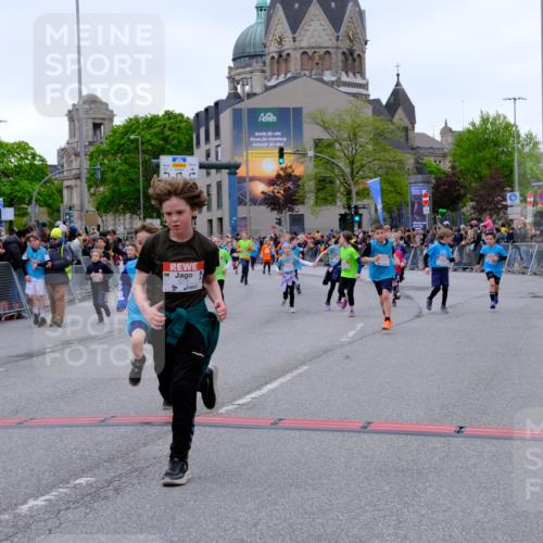 25.04.2026 - Das Zehntel Tim E. http://msf.ph/oto/9576323 25.04.2026 10:56:26 Ziel 5003, 5284, 5305, 5469, 5523, 5557, 5559, 5671, 5813, 5828, 5909, 6082, 6157, 6230, 6360, 6416, 6665, 6672, 6675, 6697, 6816, 6818, 7052, 7120, 7211, 7316, 7328, 7405, 7429, 7522, 7527, 7574, 7988 meine-sportfotos.de