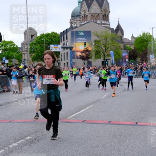 25.04.2026 - Das Zehntel Tim E. http://msf.ph/oto/9576324 25.04.2026 10:56:26 Ziel 5003, 5284, 5305, 5469, 5523, 5557, 5559, 5671, 5813, 5828, 5909, 6082, 6157, 6230, 6360, 6416, 6665, 6672, 6675, 6697, 6816, 6818, 7052, 7120, 7211, 7316, 7328, 7405, 7429, 7522, 7527, 7574, 7988 meine-sportfotos.de