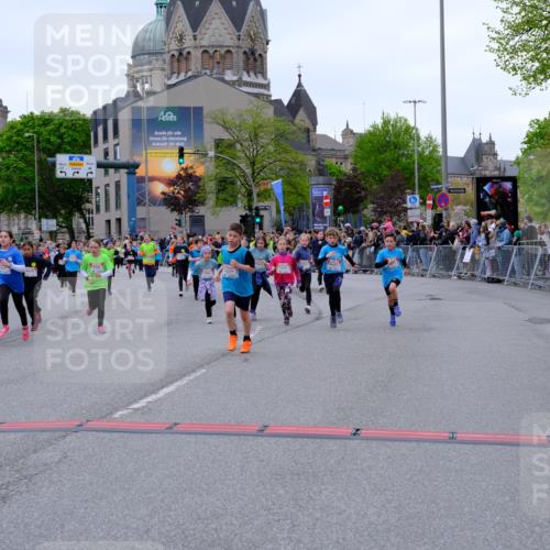 25.04.2026 - Das Zehntel Tim E. http://msf.ph/oto/9576326 25.04.2026 10:56:27 Ziel 3995, 5003, 5277, 5284, 5305, 5469, 5557, 5559, 5671, 5813, 5828, 6157, 6230, 6360, 6416, 6665, 6672, 6675, 6697, 6755, 6816, 6818, 7052, 7120, 7211, 7316, 7328, 7405, 7429, 7522, 7527, 7574, 7988 meine-sportfotos.de