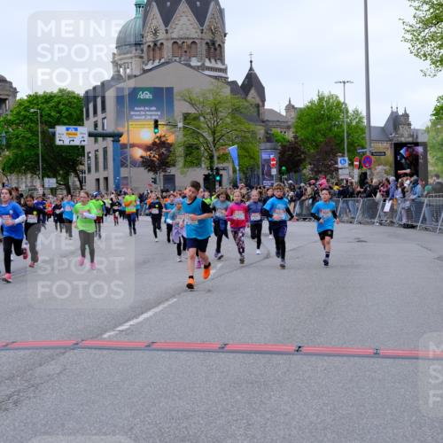 25.04.2026 - Das Zehntel Tim E. http://msf.ph/oto/9576327 25.04.2026 10:56:27 Ziel 3995, 5003, 5277, 5284, 5305, 5469, 5557, 5559, 5671, 5813, 5828, 6157, 6230, 6360, 6416, 6665, 6672, 6675, 6697, 6755, 6816, 6818, 7052, 7120, 7211, 7316, 7328, 7405, 7429, 7522, 7527, 7574, 7988 meine-sportfotos.de
